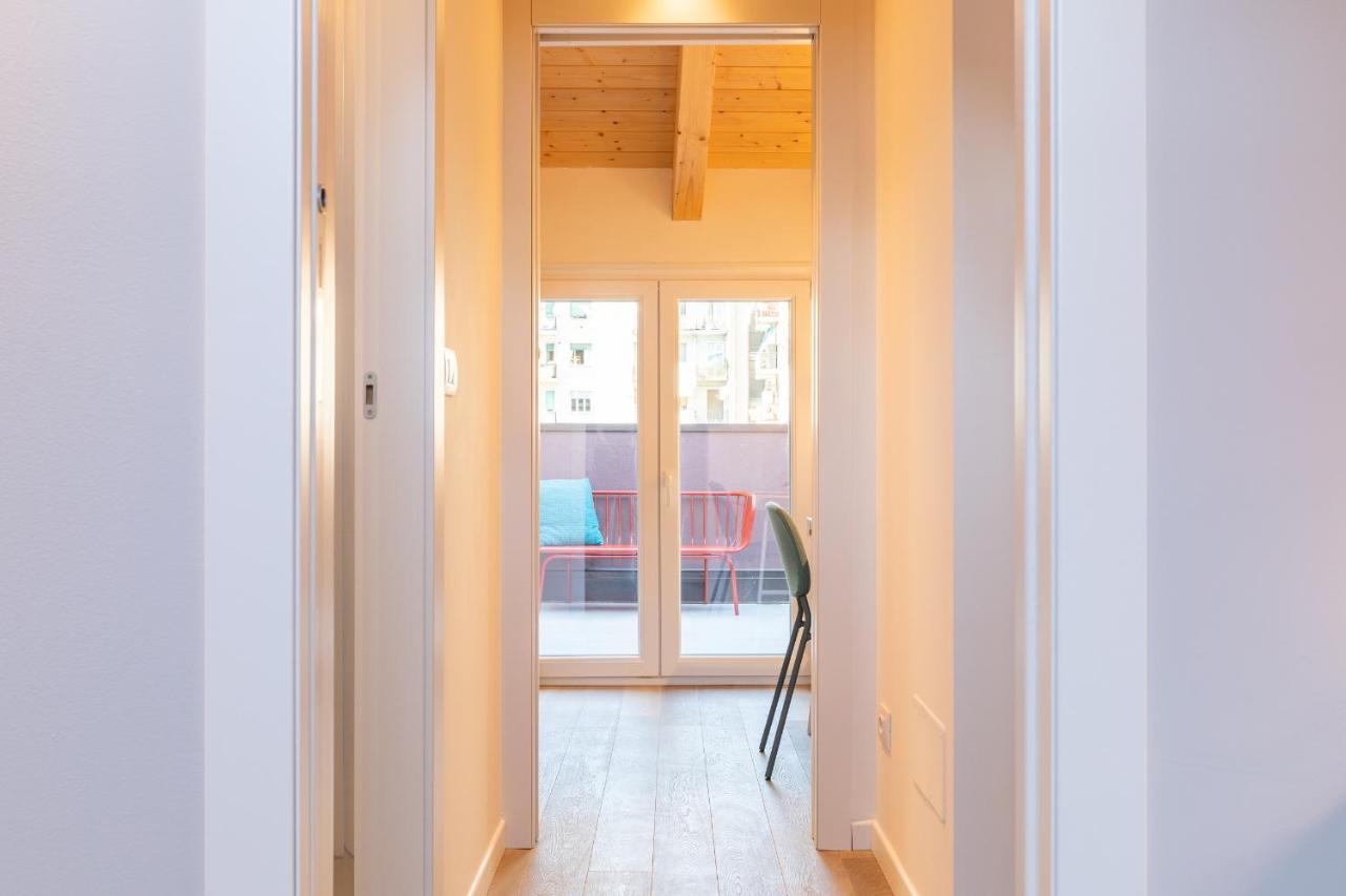 Joivy Contemporary In Historical Giambellino-lorenteggio Apartment Milan