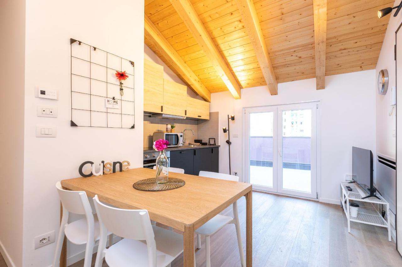 Joivy Contemporary In Historical Giambellino-lorenteggio Apartment Milan