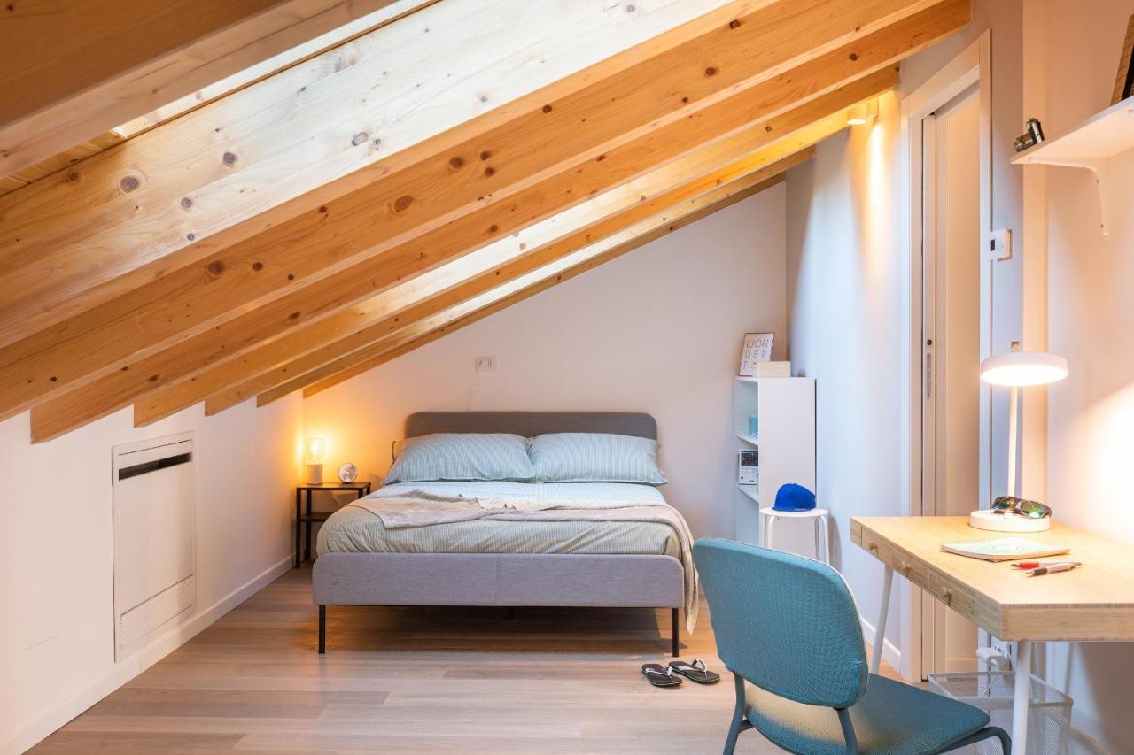 Joivy Contemporary In Historical Giambellino-lorenteggio Apartment Milan