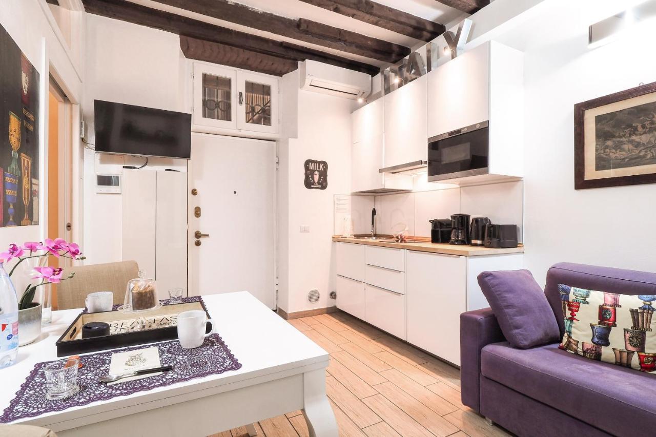Apartment Centro Storico, Darsena E Duomo - Corso Genova - Italy Flat Vacation
