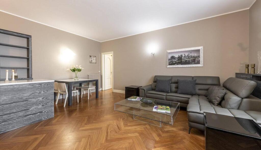 Royal - Centro Cadorna Apartamento Milão