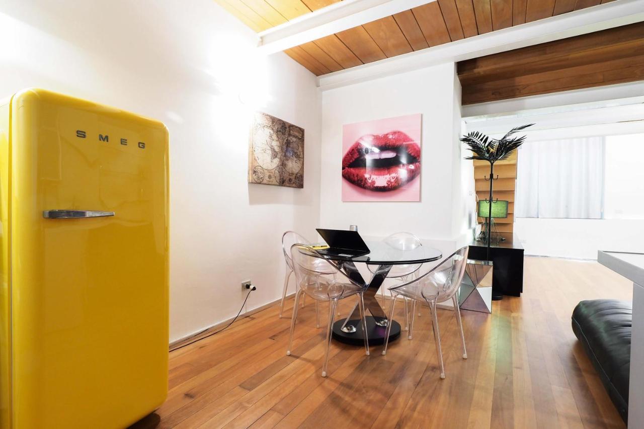 Charming One Bedroom In Moscova Area Apartment Mailand