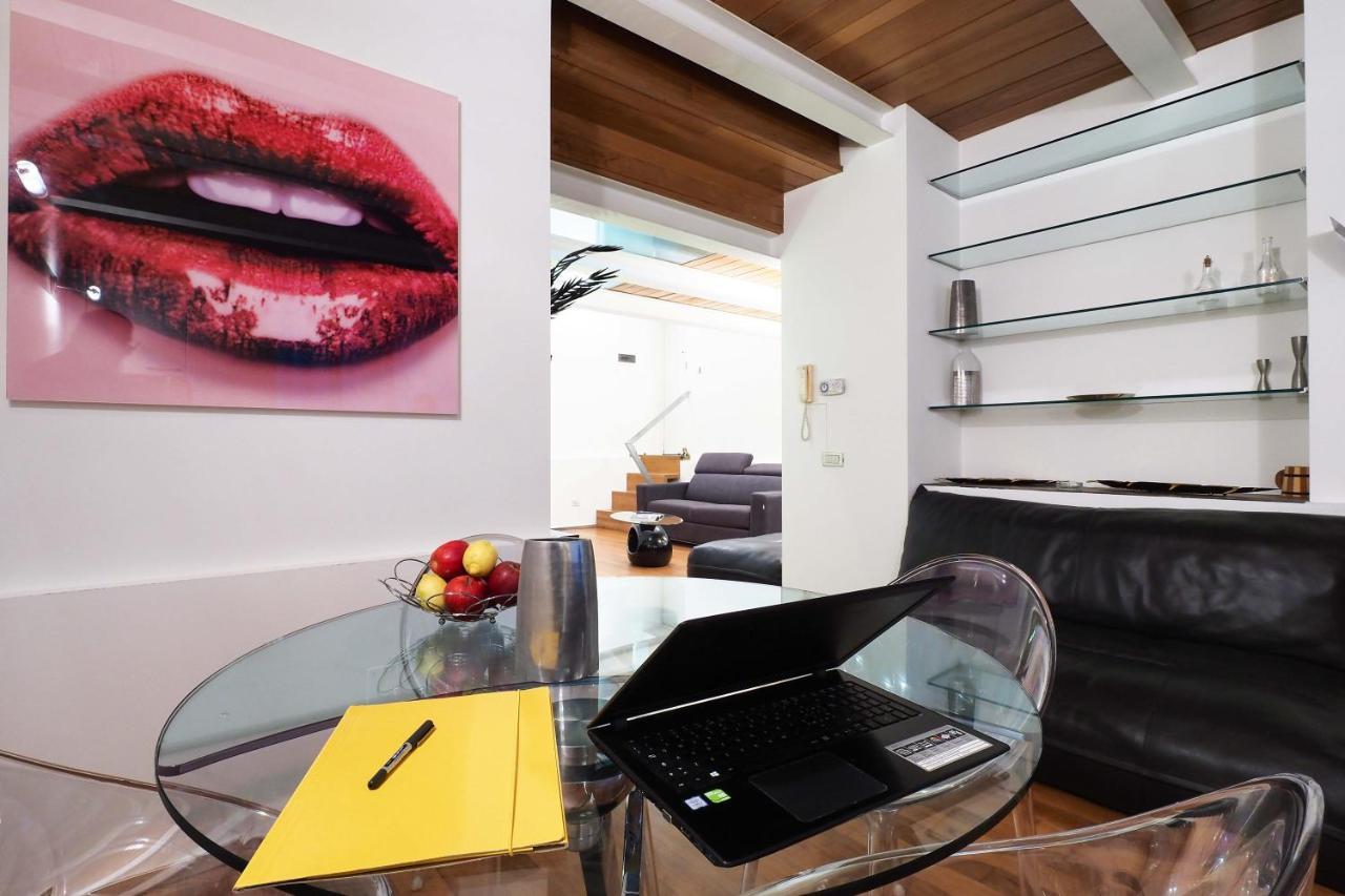 Charming One Bedroom In Moscova Area Apartment Mailand