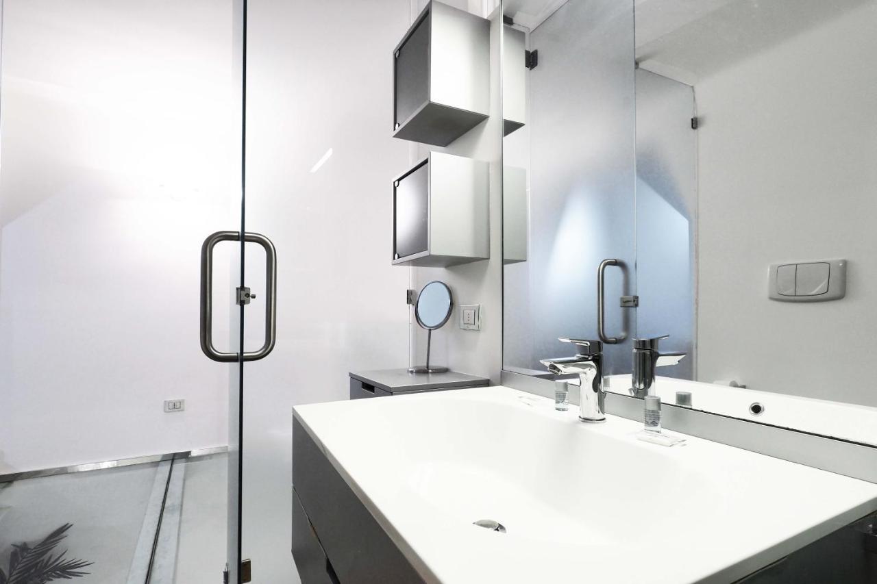 Charming One Bedroom In Moscova Area Apartment Mailand