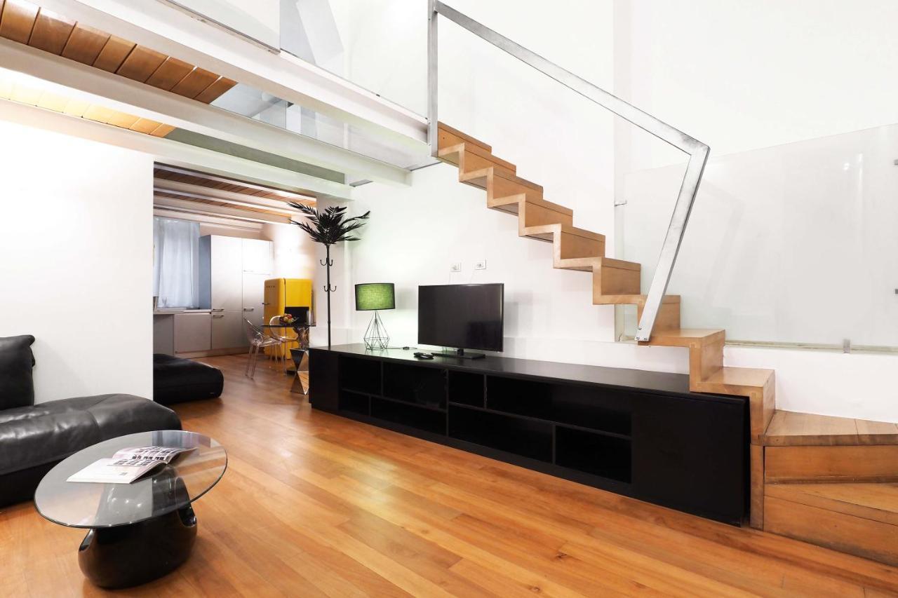 Charming One Bedroom In Moscova Area Apartment Mailand