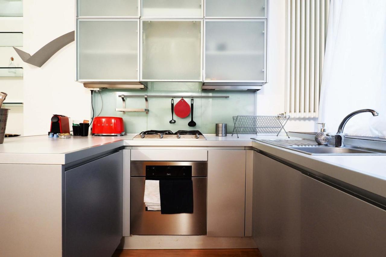 Charming One Bedroom In Moscova Area Apartment Mailand