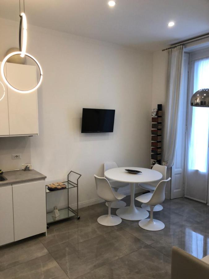 Casa Alberto Da Giussano, Elegante Bilocale In Centro Con Balcone Sul Parco Apartamento Milão