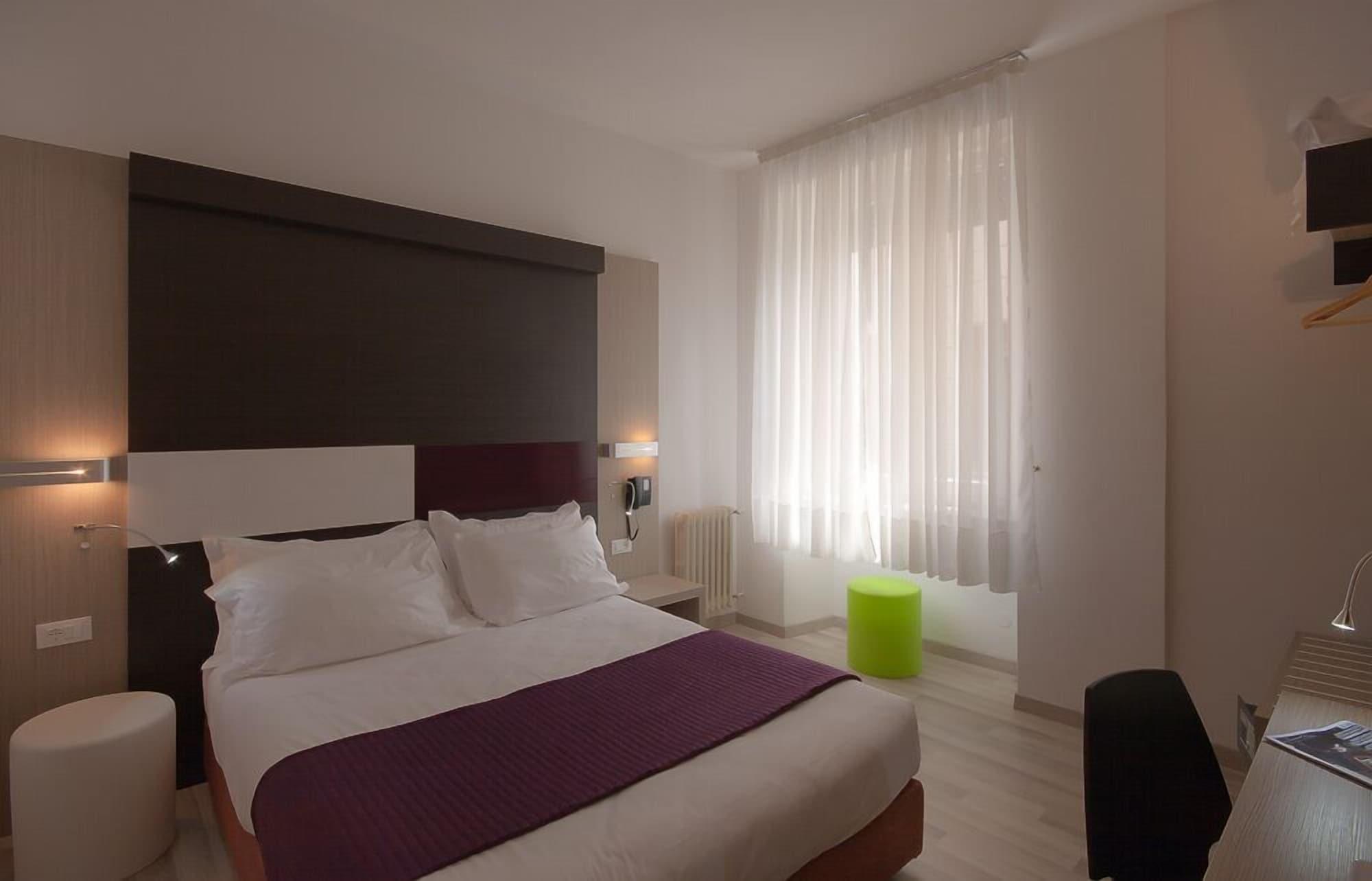 Hotel Genius Downtown 3*