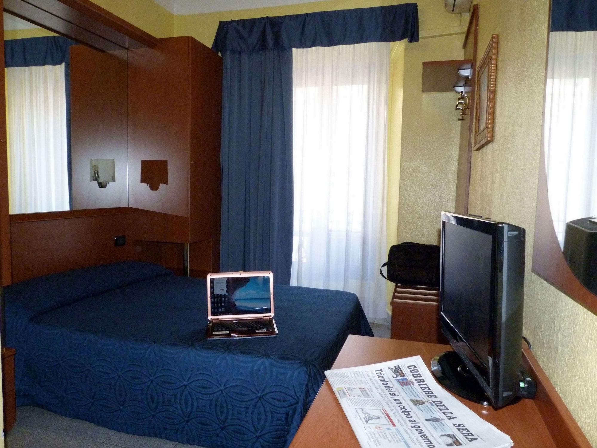 Aurora Hotel