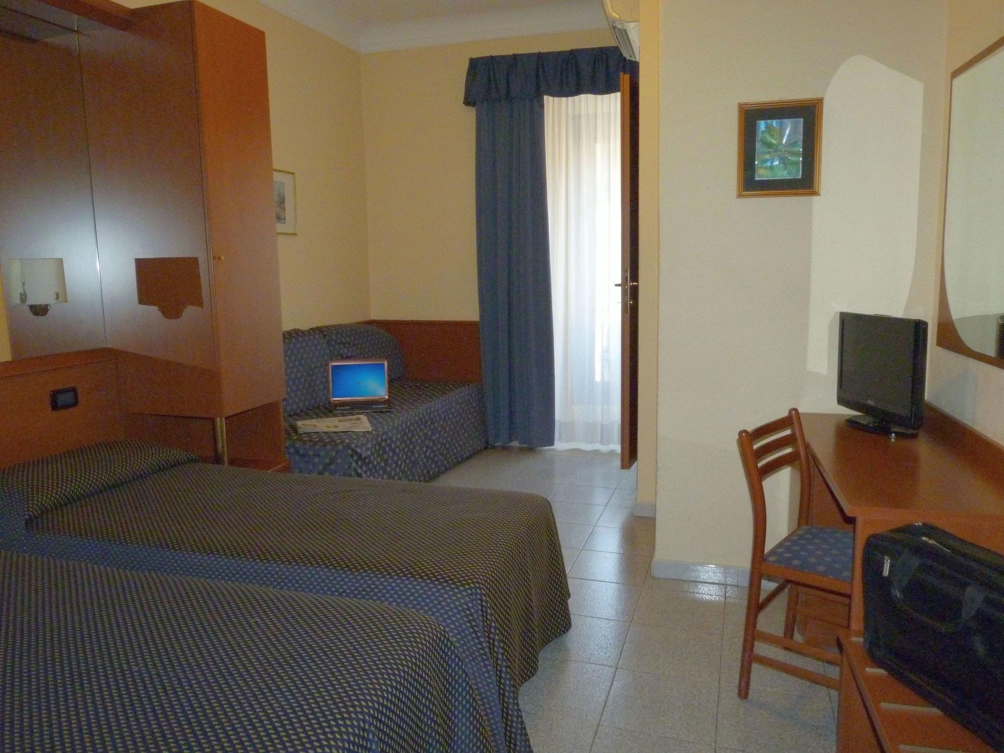 Aurora Hotel