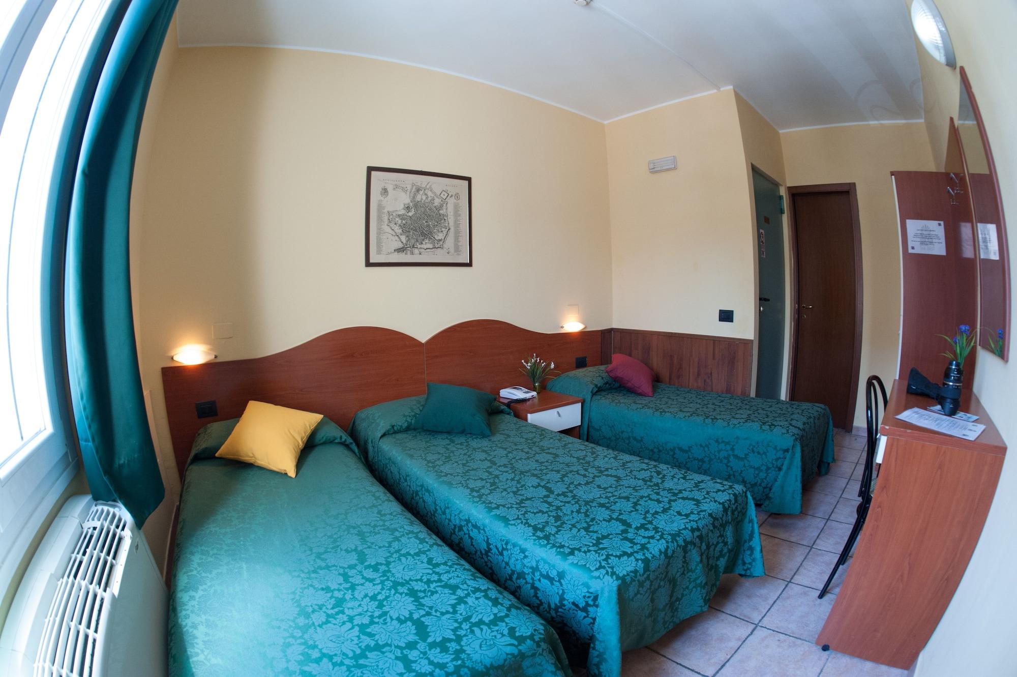 Hotel The Best 2*