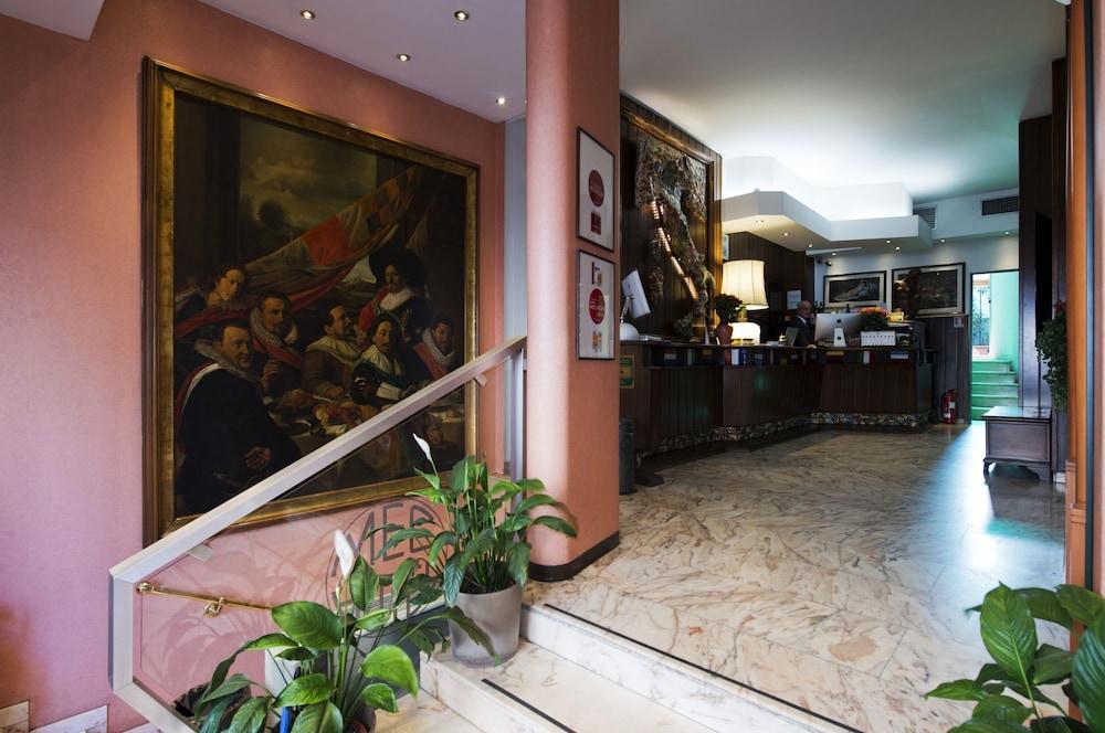 Hotel Mec 3*