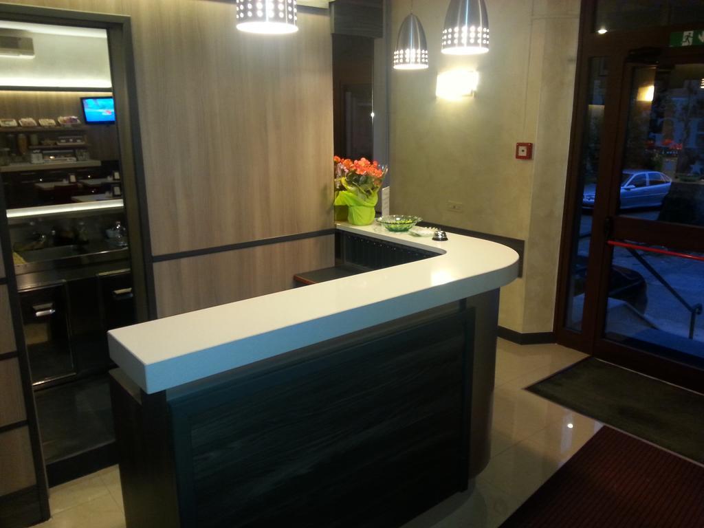 Garden Hotel 2*