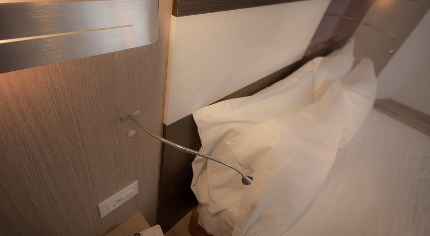 Hotel Genius Downtown 3*