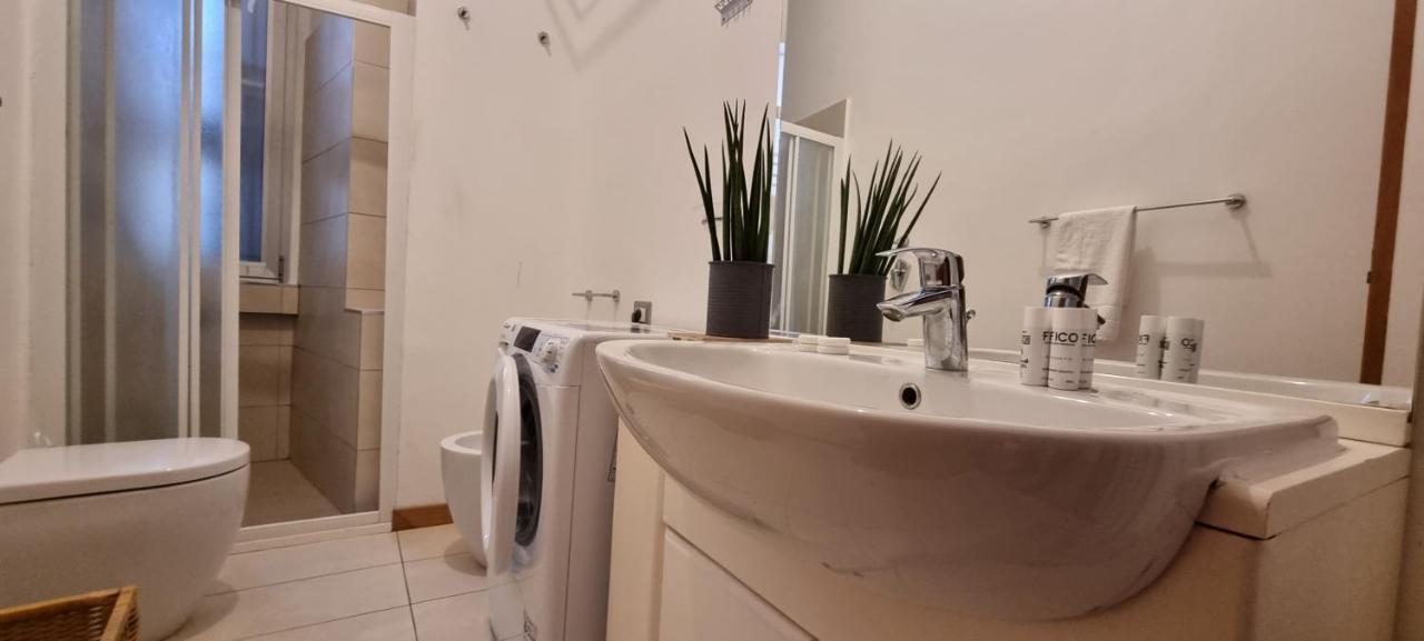 Altido Homey Flat With Balcony In Historical Centre * Mailand