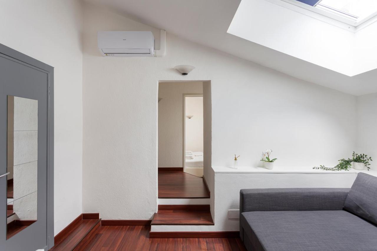 1 Bedroom & 1 Living Apt - Duomo 5 *