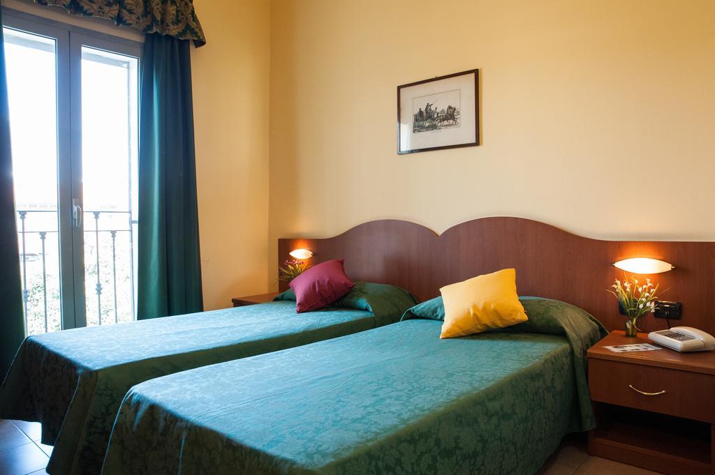 Hotel The Best 2*