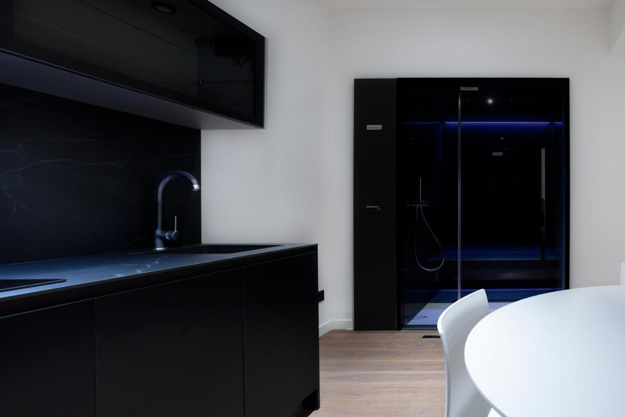 Sant'ambrogio Apartments, Reception H24 Apartamento *