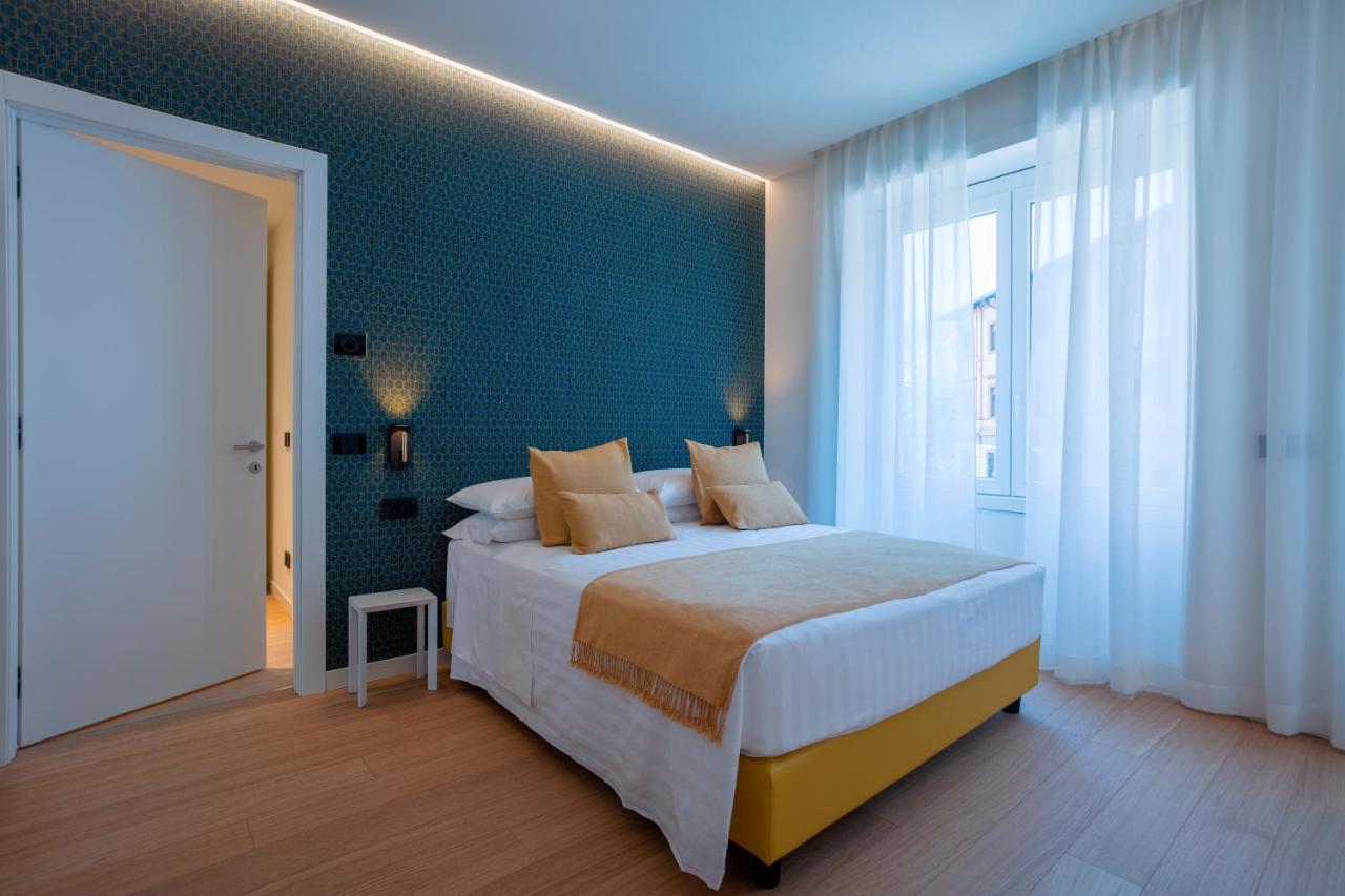 Sant'ambrogio Apartments, Reception H24 Apartamento *