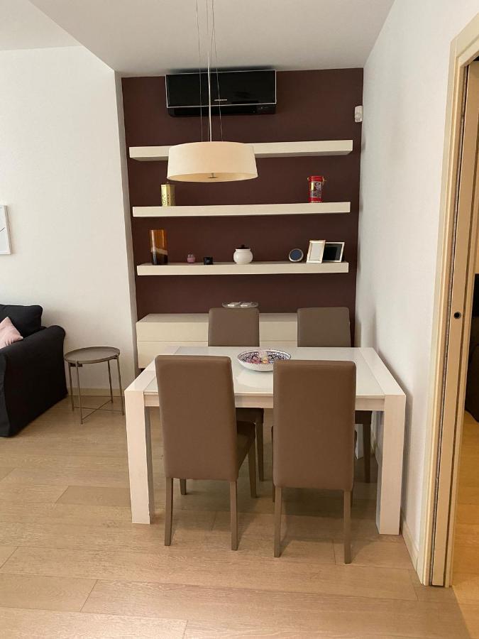 Lovely In The New Porta Nuova Area Apartamento Milão