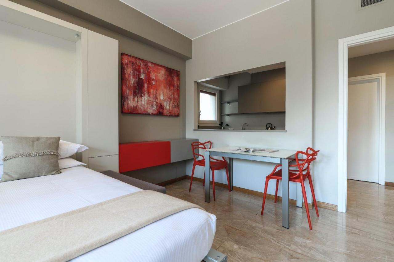 Contempora - Elvezia 8 - E33 Milan