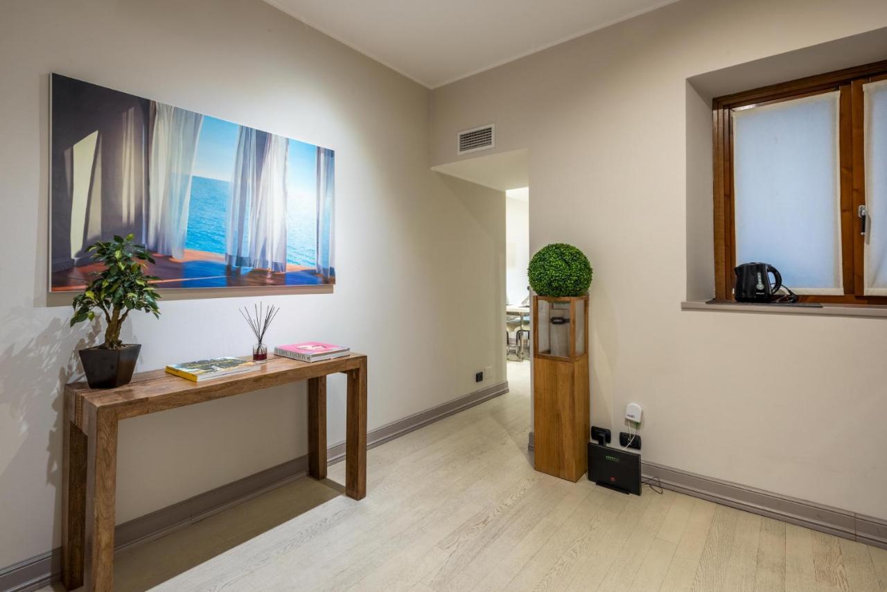 Apartment Gemma Preziosa Tra Il Castello Sforzesco Ed Il Duomo Di By Easylife