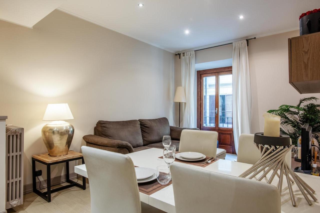 Apartment Gemma Preziosa Tra Il Castello Sforzesco Ed Il Duomo Di By Easylife Mailand