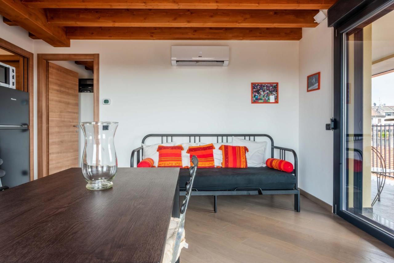 Amazing Flat With A View And Terrace On Navigli By Easylife