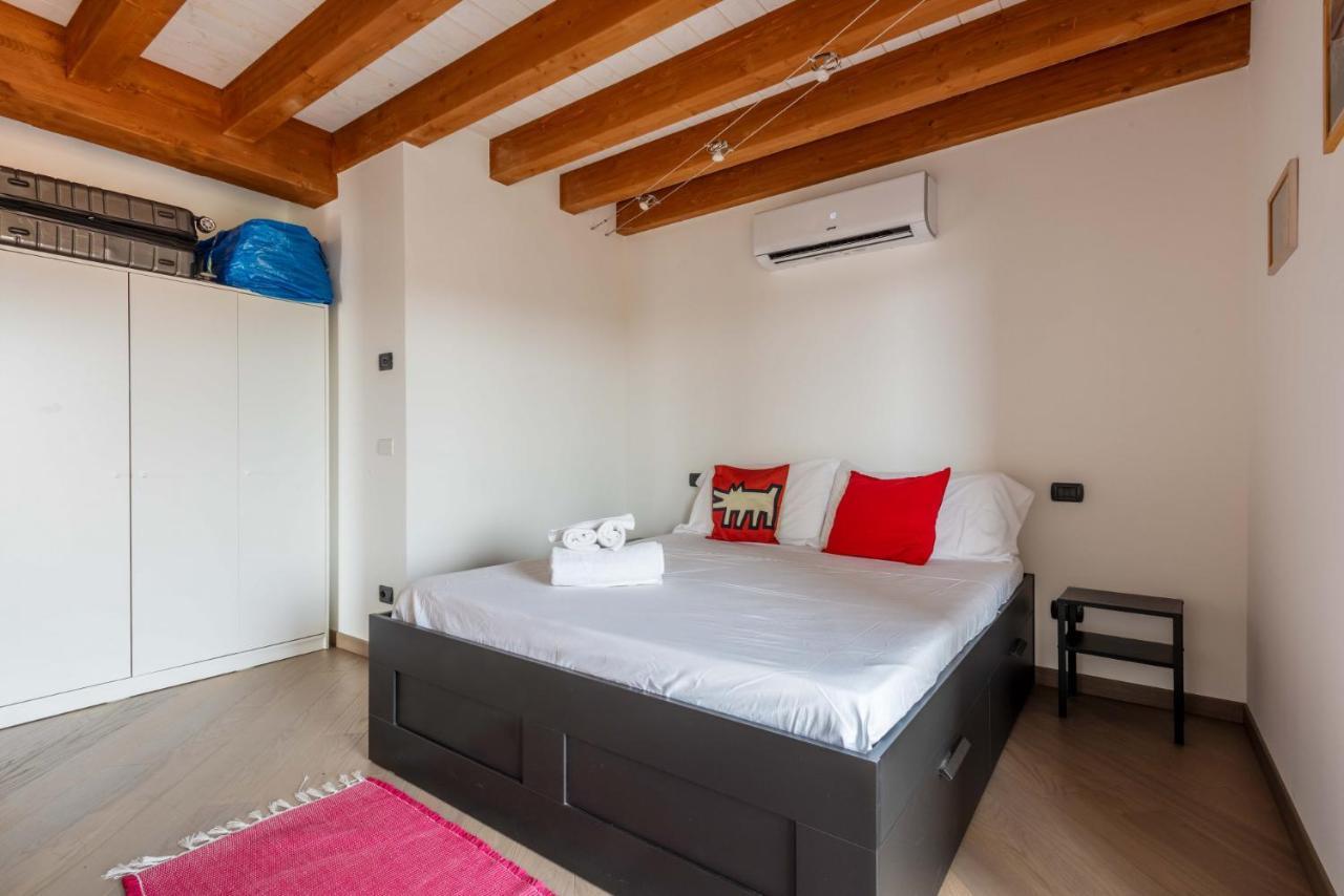 Apartment Amazing Flat With A View And Terrace On Navigli By Easylife *
