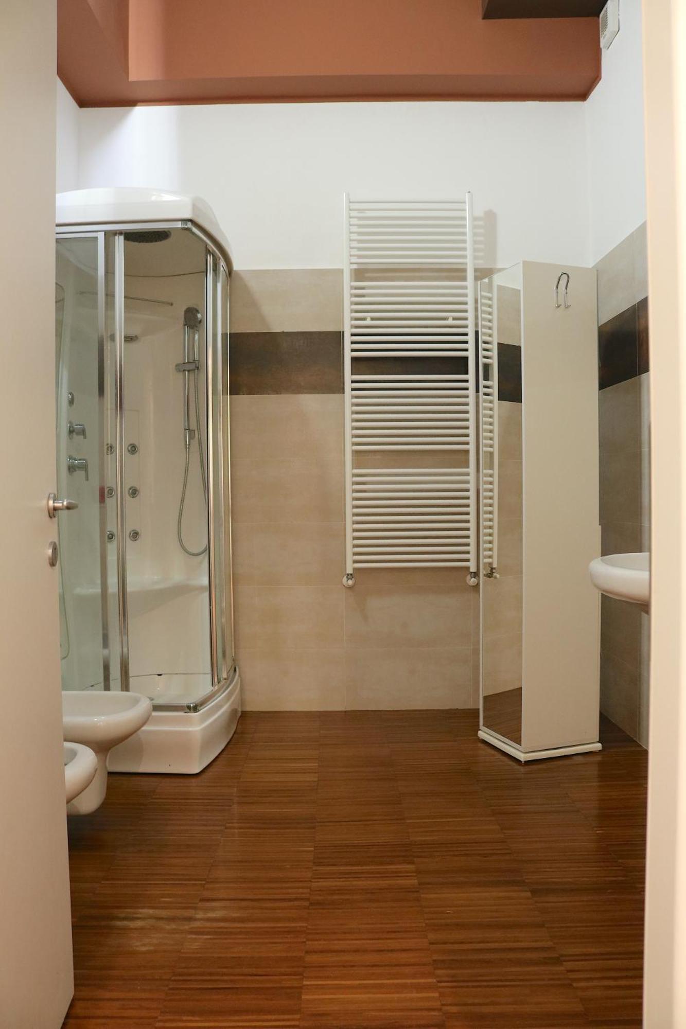 Cozy & Large Loft Famagosta Apartamento *