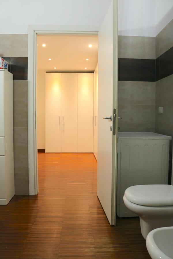 Cozy & Large Loft Famagosta * Milão