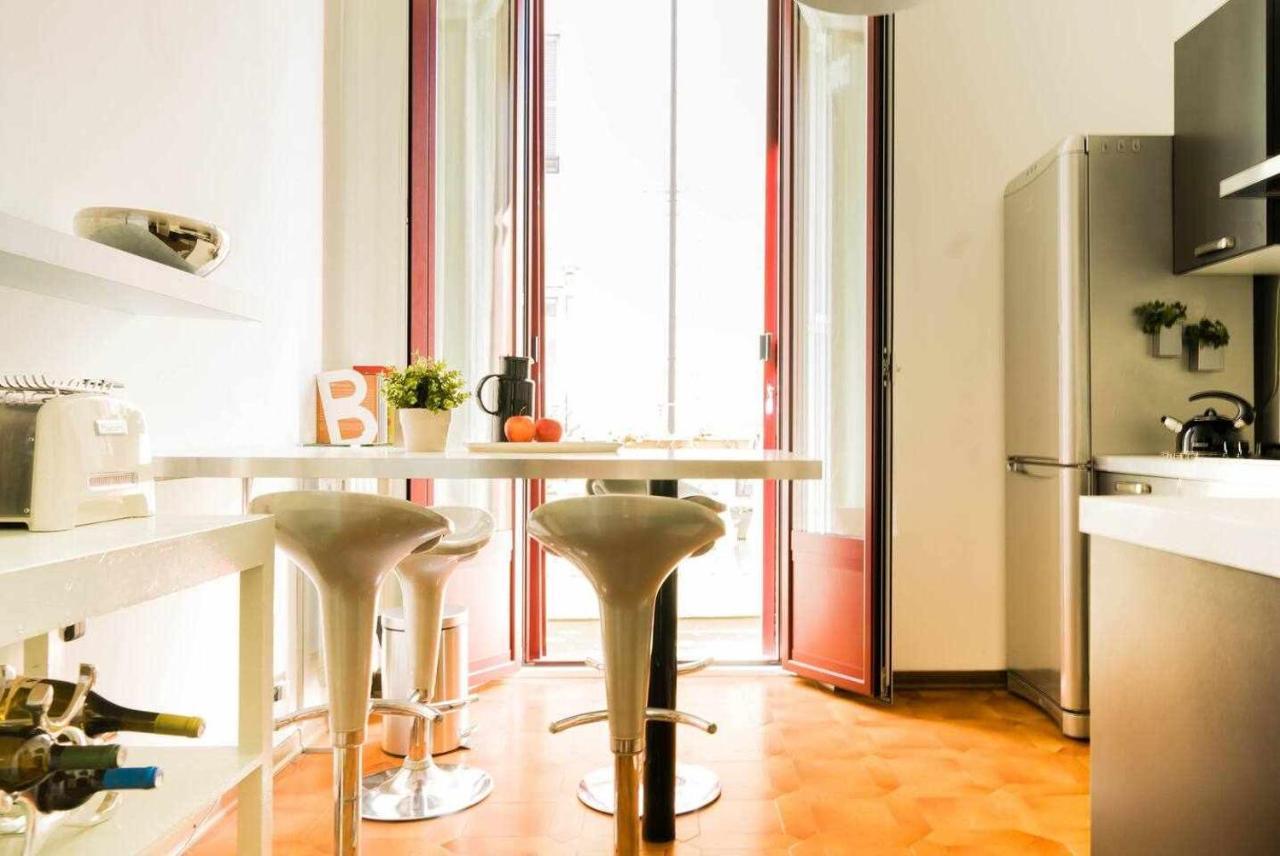 Ma08a Beautiful Flat With Terrace In Pta Nuova * Milão