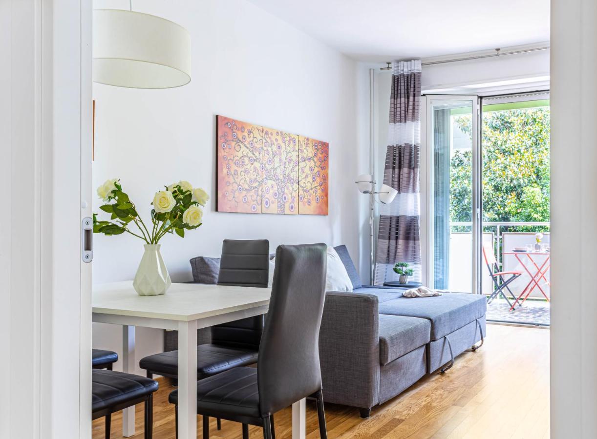 Apartment Joivy Adorable Flat With Balcony Mailand