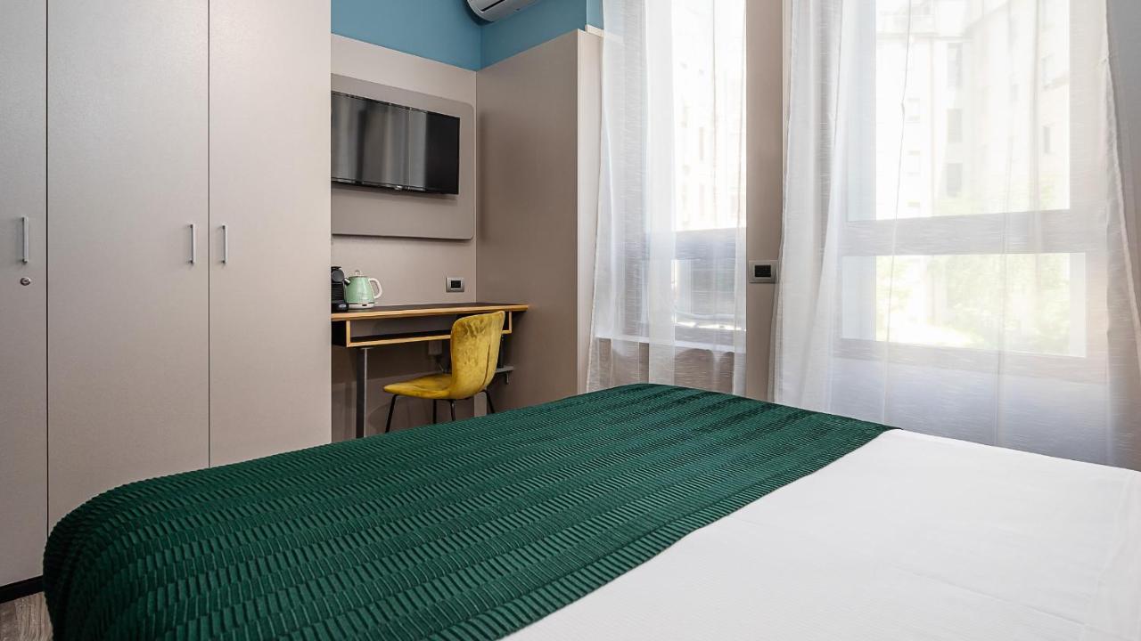 Italianway - Napo Torriani 22 * Milan