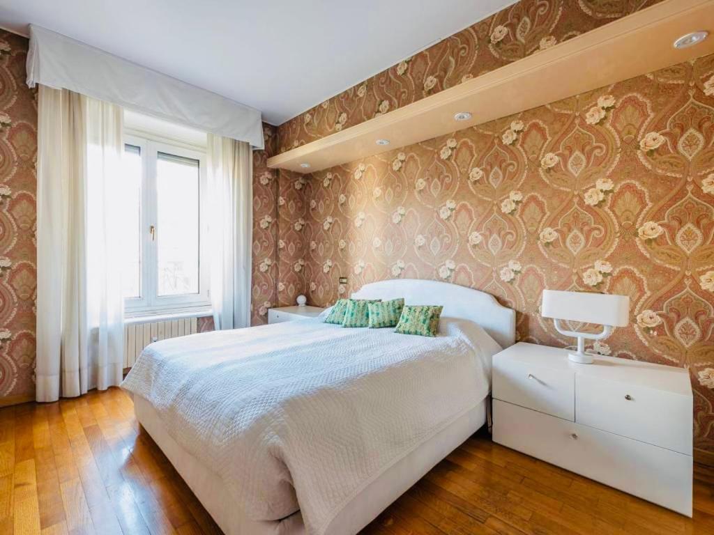 Apartment Luxury Design Place Repubblica Station Mailand