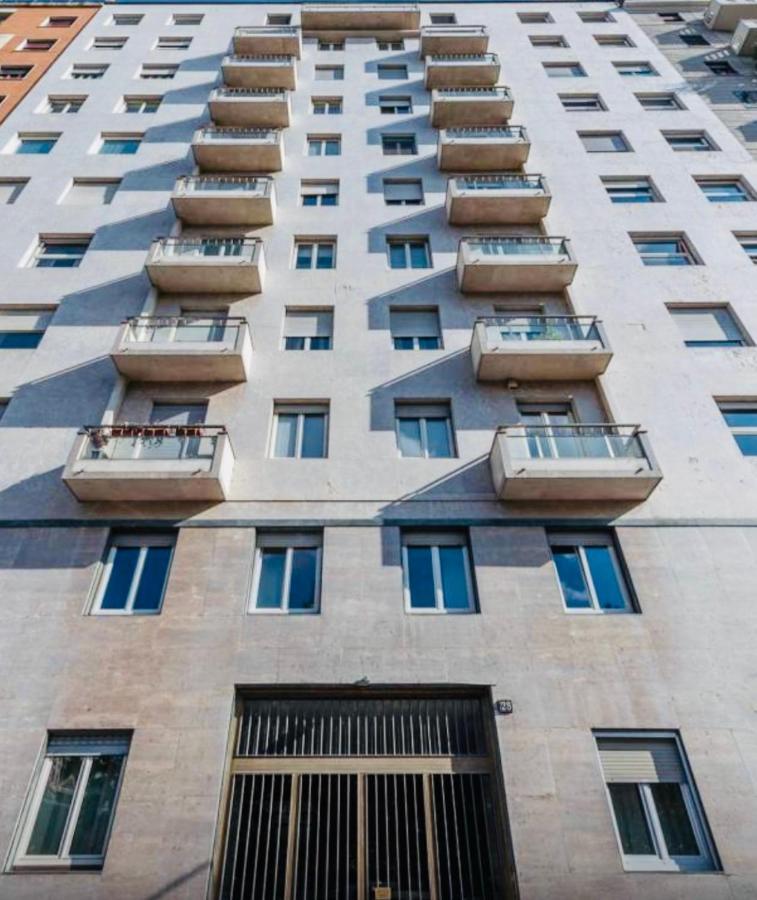 Apartment Luxury Design Place Repubblica Station Mailand
