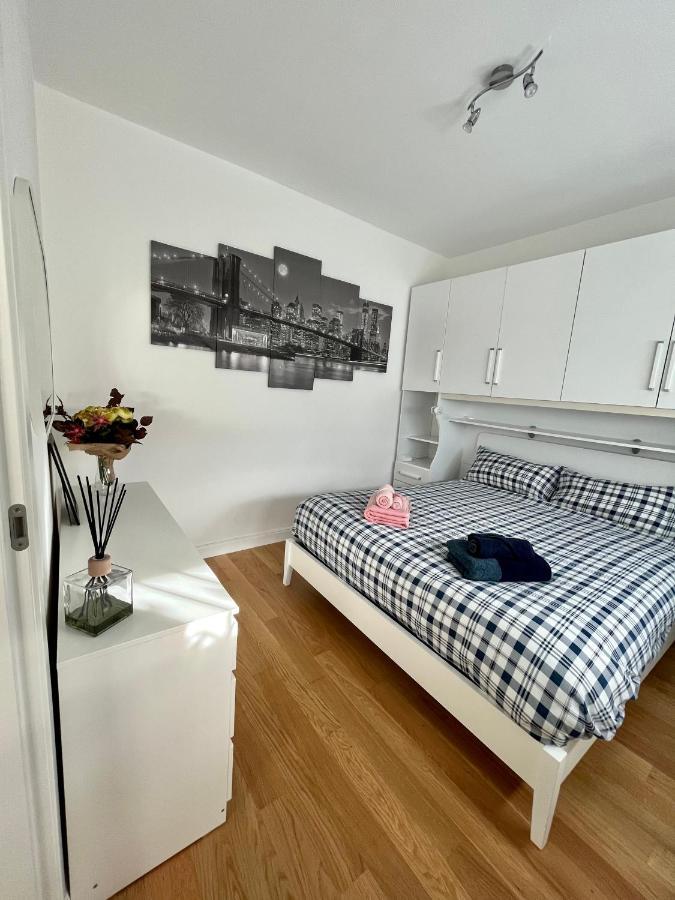 The Small White House In Apartment Mailand
