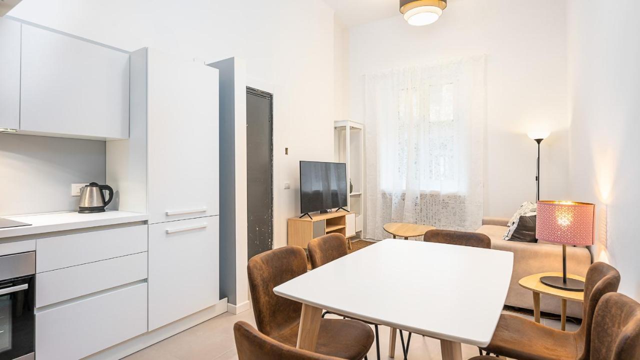 Apartment Classbnb - Due Moderni A 1km Dall'arco Della Pace Mailand