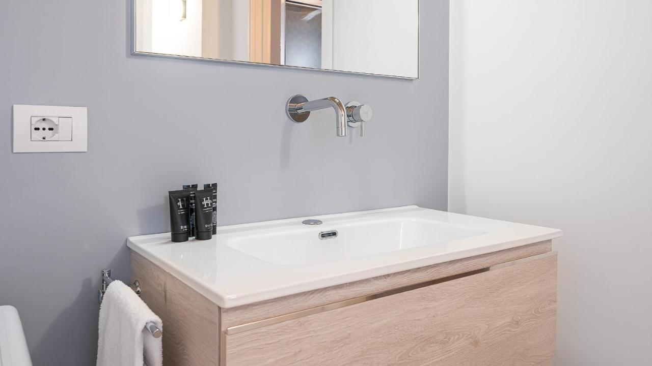 Classbnb - Due Moderni A 1km Dall'arco Della Pace Apartment