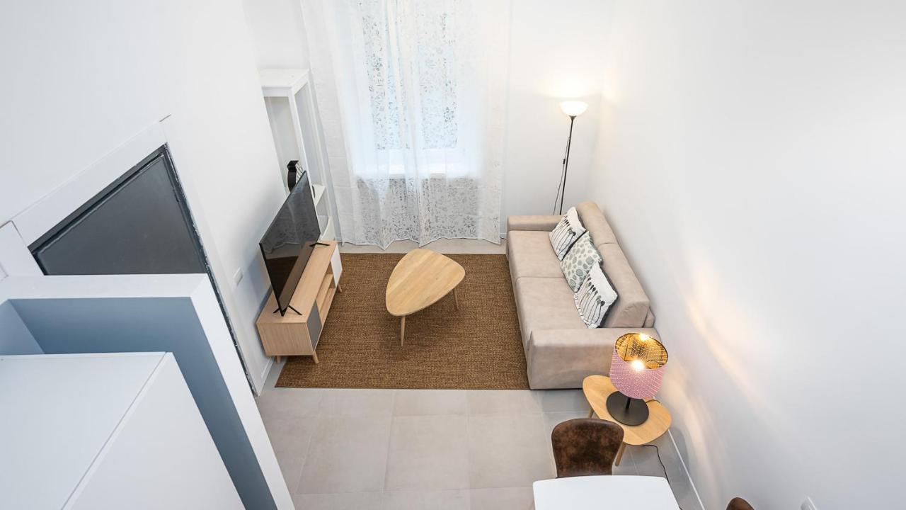 Classbnb - Due Moderni A 1km Dall'arco Della Pace Apartment