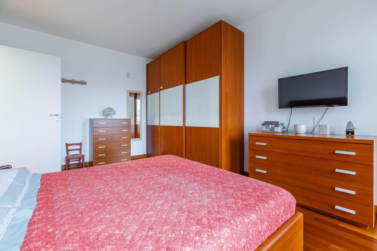 Balcony Apt Apartment Mailand