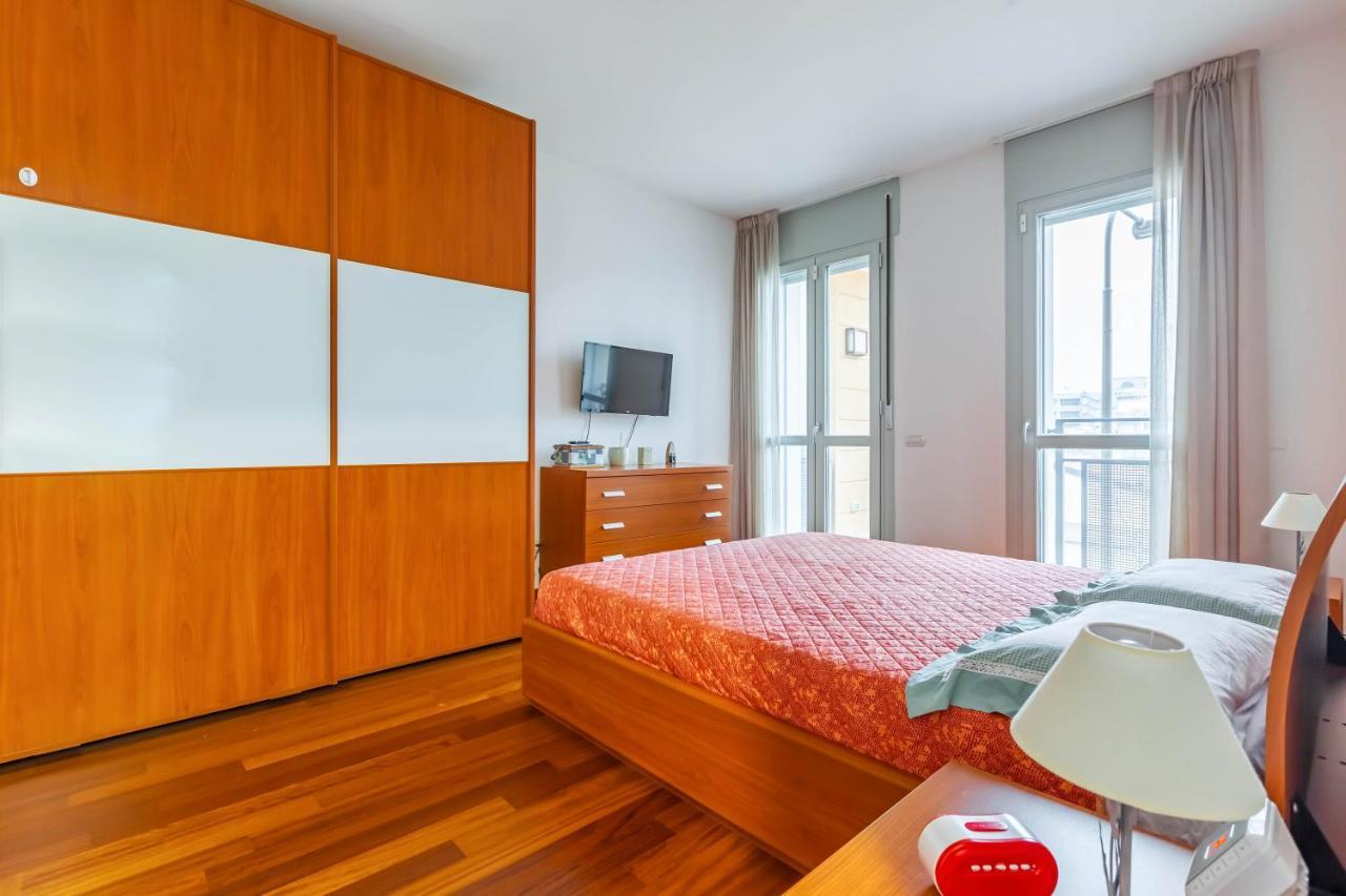Balcony Apt * Mailand