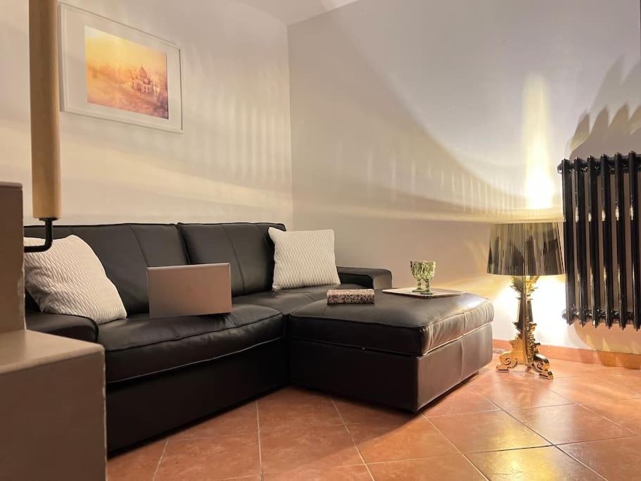 Life Is Beautiful Design Loft Navigli Romolo, Netflix, Wifi, Ac And Street Parking *