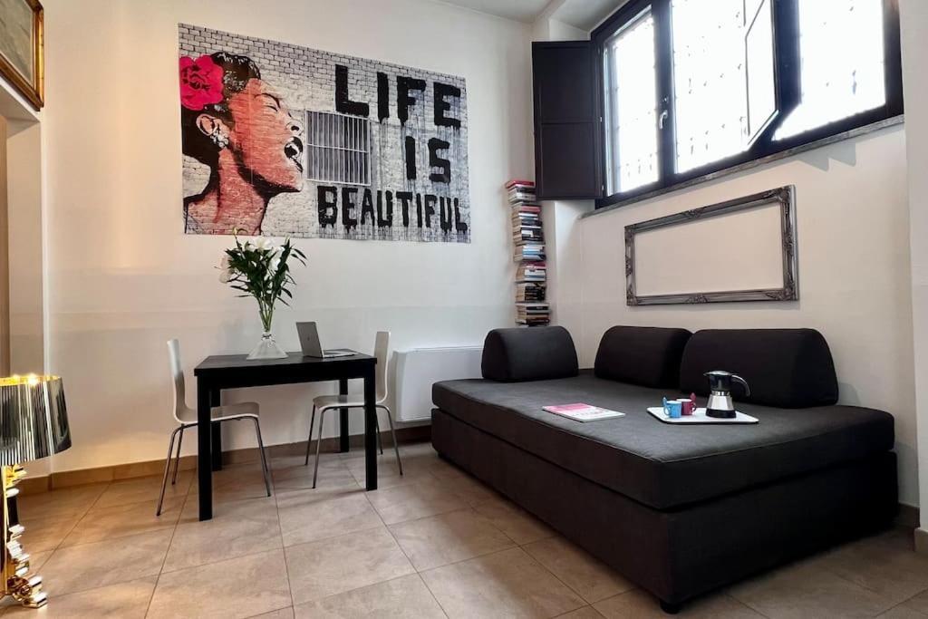 Life Is Beautiful Design Loft Navigli Romolo, Netflix, Wifi, Ac And Street Parking *