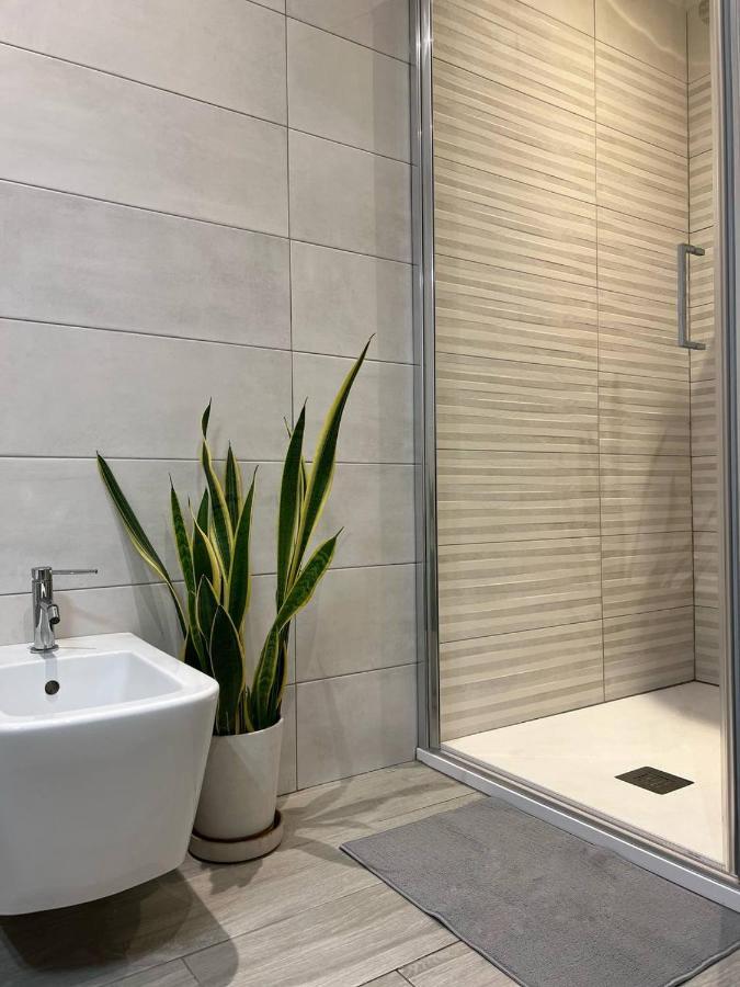 Life Is Beautiful Design Loft Navigli Romolo, Netflix, Wifi, Ac And Street Parking Apartamento Milão