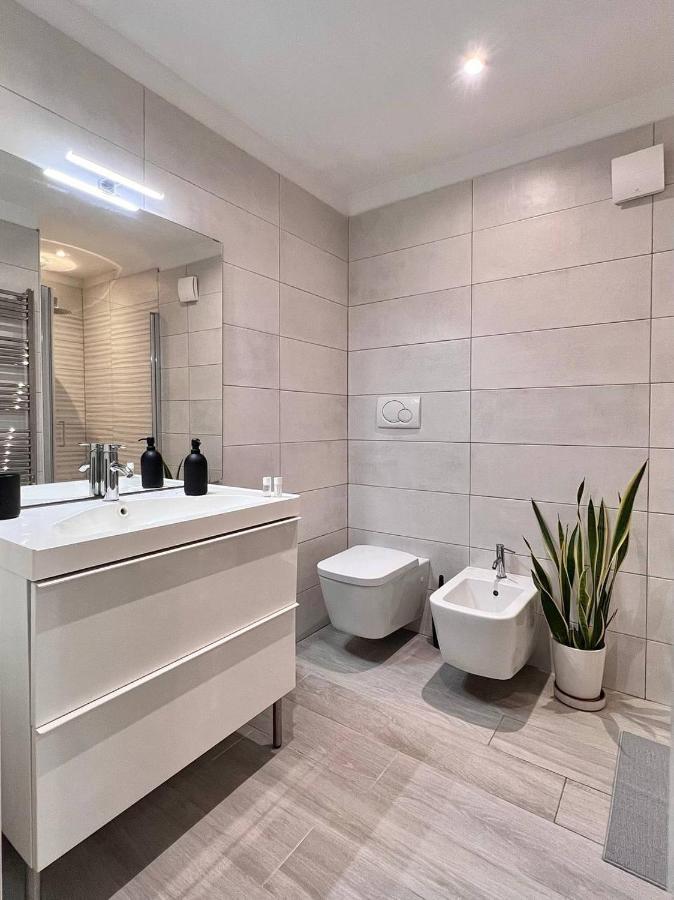Life Is Beautiful Design Loft Navigli Romolo, Netflix, Wifi, Ac And Street Parking Apartamento *