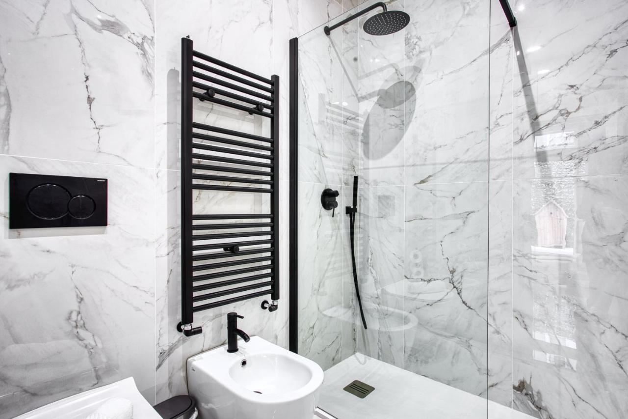 Joivy Stunning Flat With Balcony Apartment