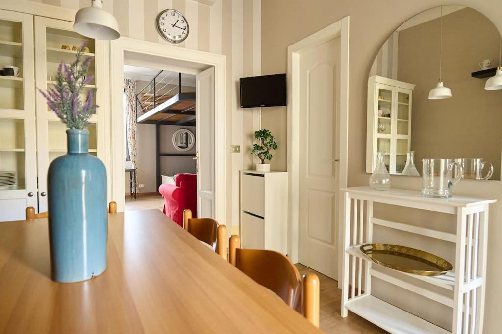 Modern - Near Isola Distric And Apartment Mailand