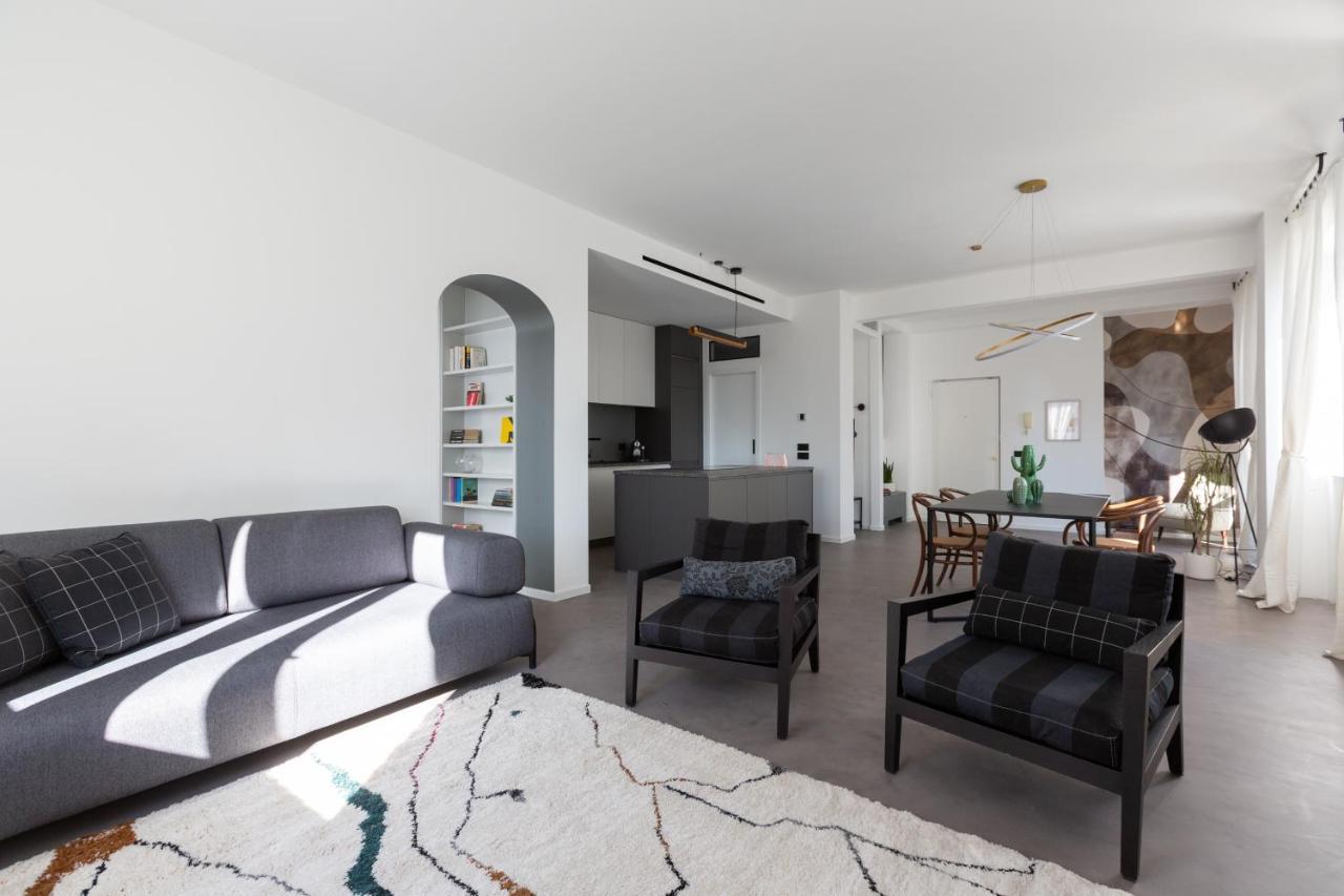 Sant'ambrogio Bright And Stylish Flat *