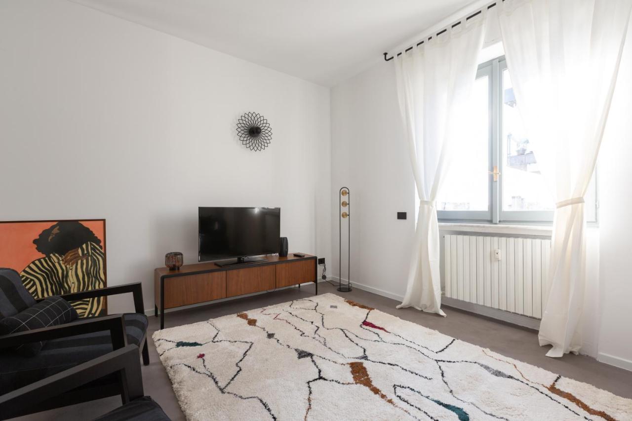 Apartment Sant'ambrogio Bright And Stylish Flat Milan